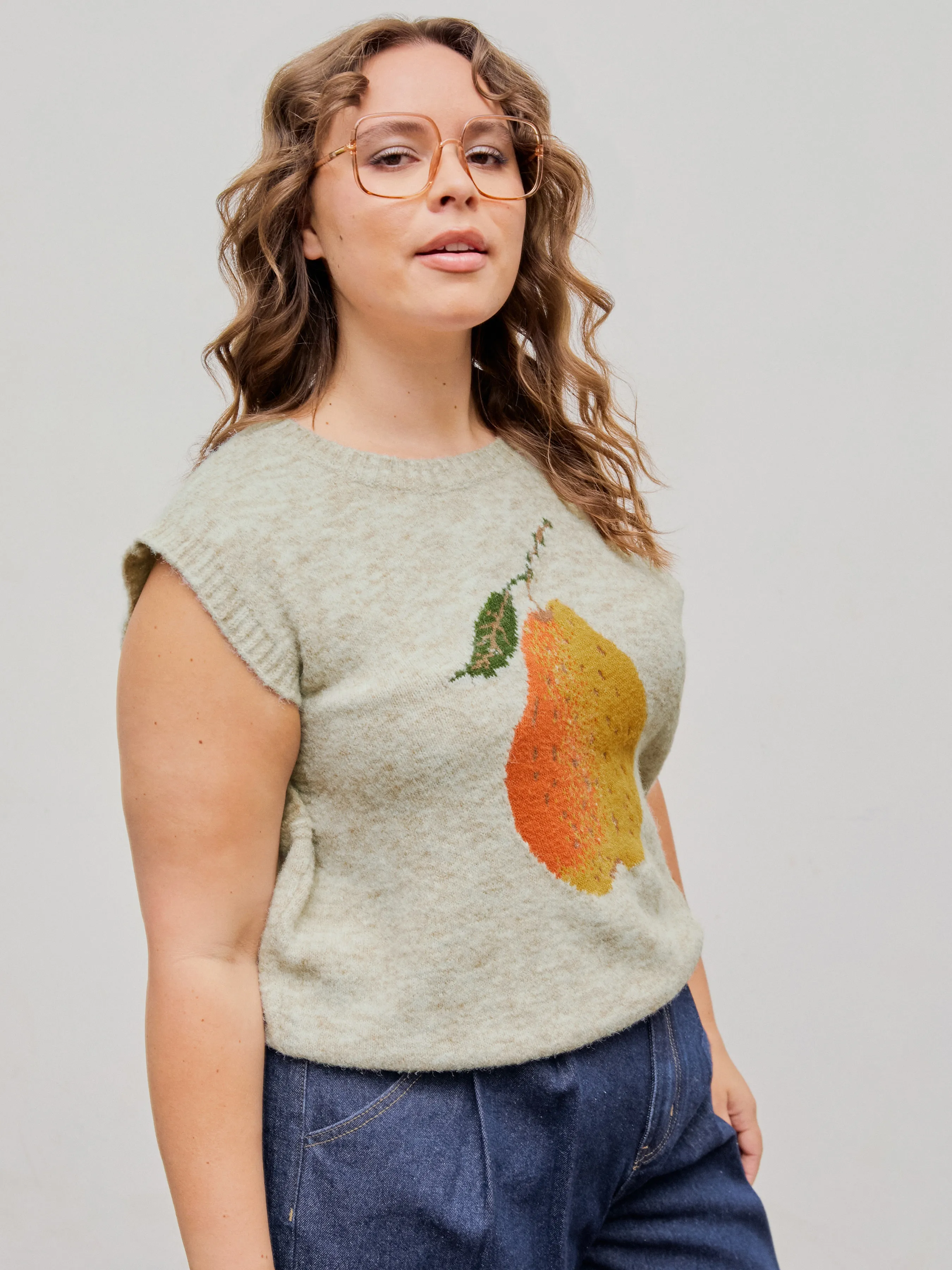  Chaleco de lana con gráfico de pera y cuello redondo de punto Curvy