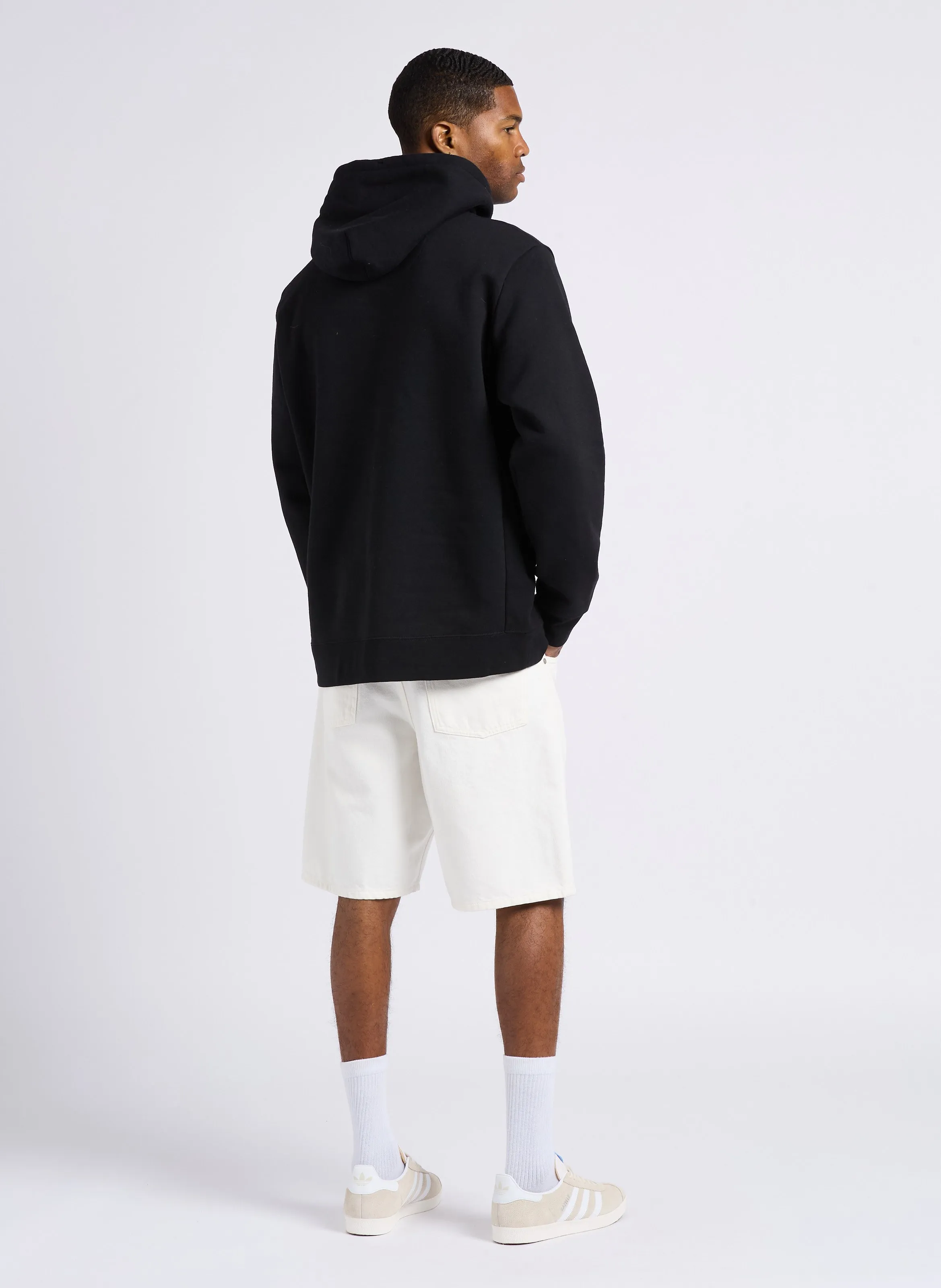 LOGO UPRISAL  SUDADERA EN NEGRO