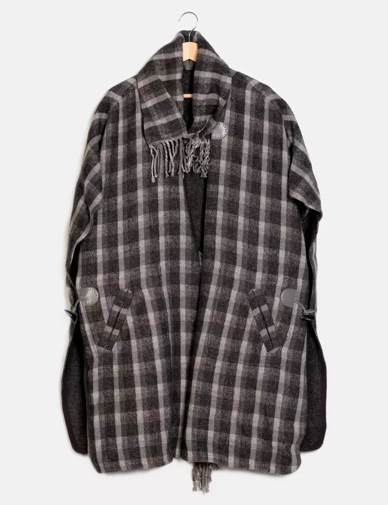 NoName Capa y poncho